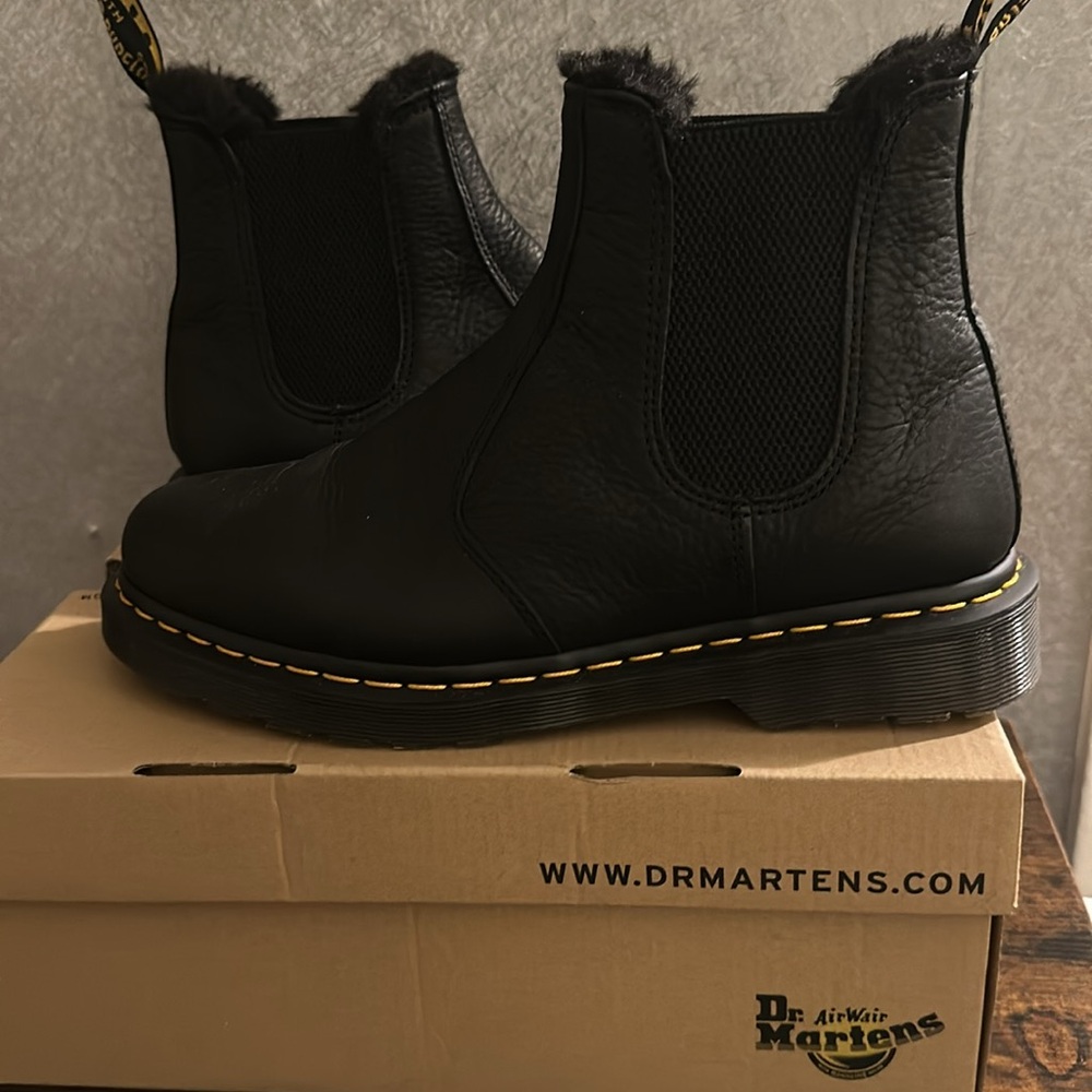 {Dr. Martens} Mens Faux fur lined ambassador boots